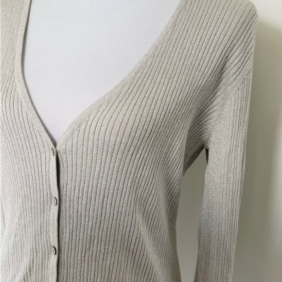 🐨 CHICO’S Silver Taupe Shimmer Lightweight Button Up Long Sleeve Cardigan 2 L - Picture 5 of 10